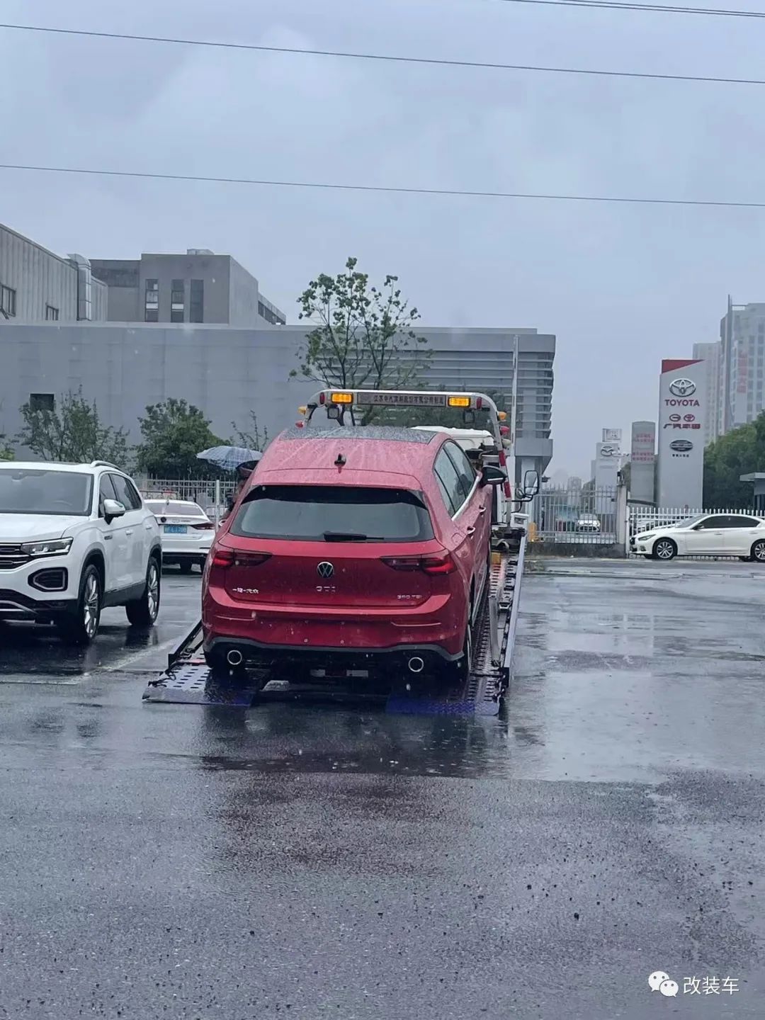 高尔夫gti8代走街,大众高尔夫第七代gti爆改