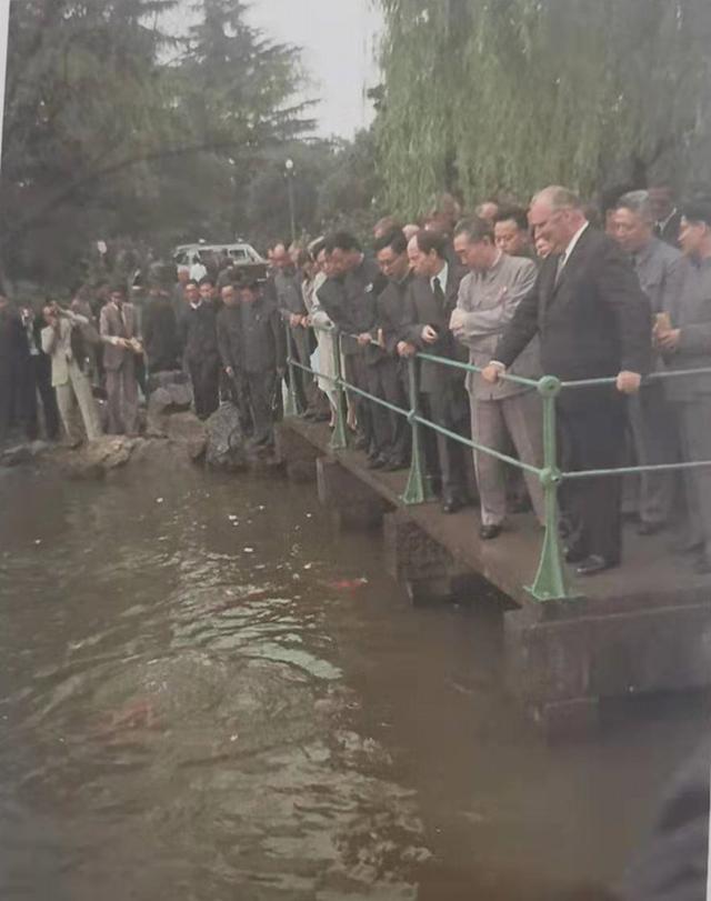 1973年，两位国家领导人都身患癌症，为了各自国家“舍命陪君子”