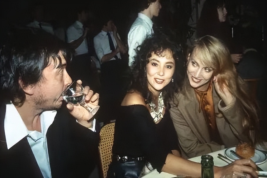 那位曾靓绝时尚圈、串起欧洲上流社会的超模为何落魄至此……