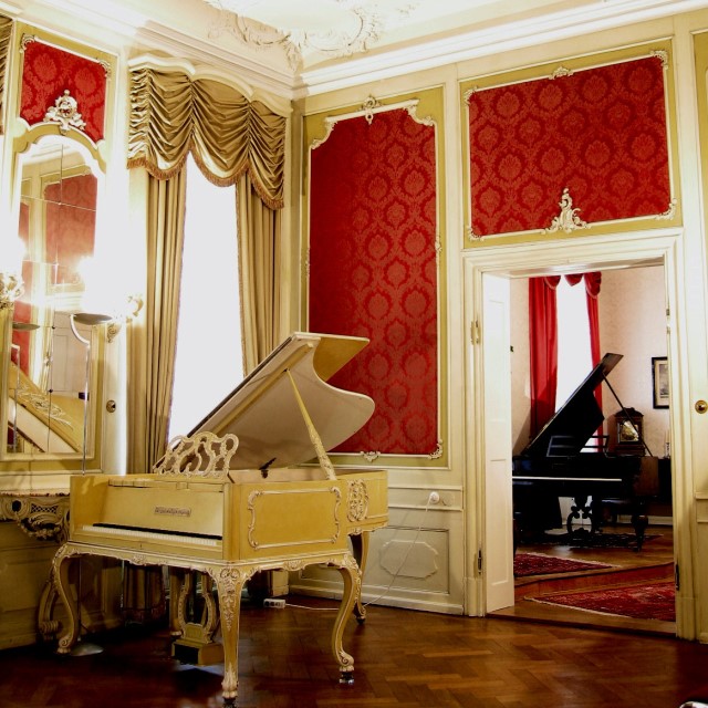 钢琴品牌steinwaysons价格,施坦威钢琴十大品牌