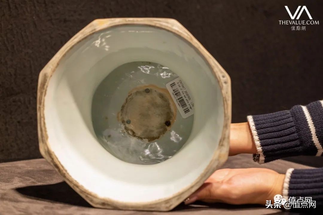 乾隆官窑精品瓷器一对,乾隆御制的珐琅彩八仙过海拍卖价