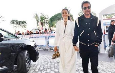 57岁富婆嫁小19岁老公生下三胞胎,57岁富婆嫁给丈夫后生三胞胎