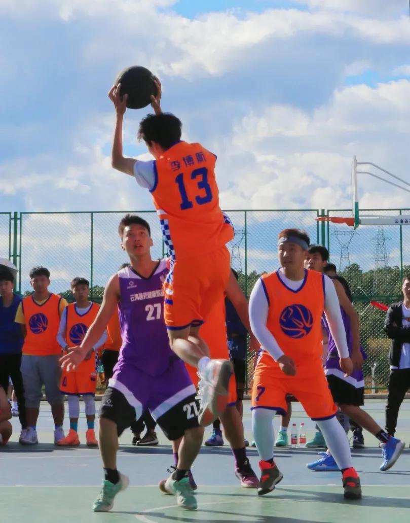 强强相遇巅峰对决,篮球赛的强强对决