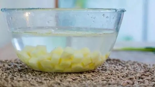 马铃薯切块油炸怎么才酥脆,马铃薯切丝加醋酸做法大全