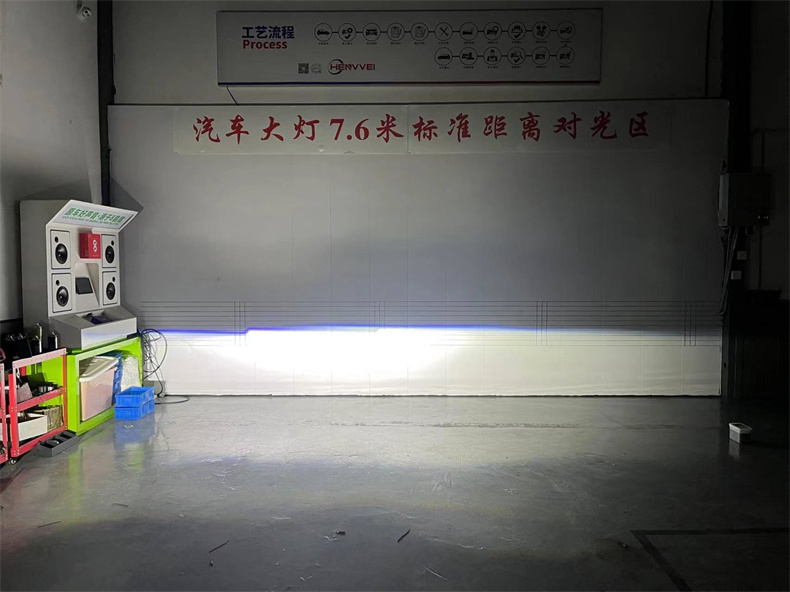 别克新君越大灯透镜自动调节,新君越大灯不亮怎么解决