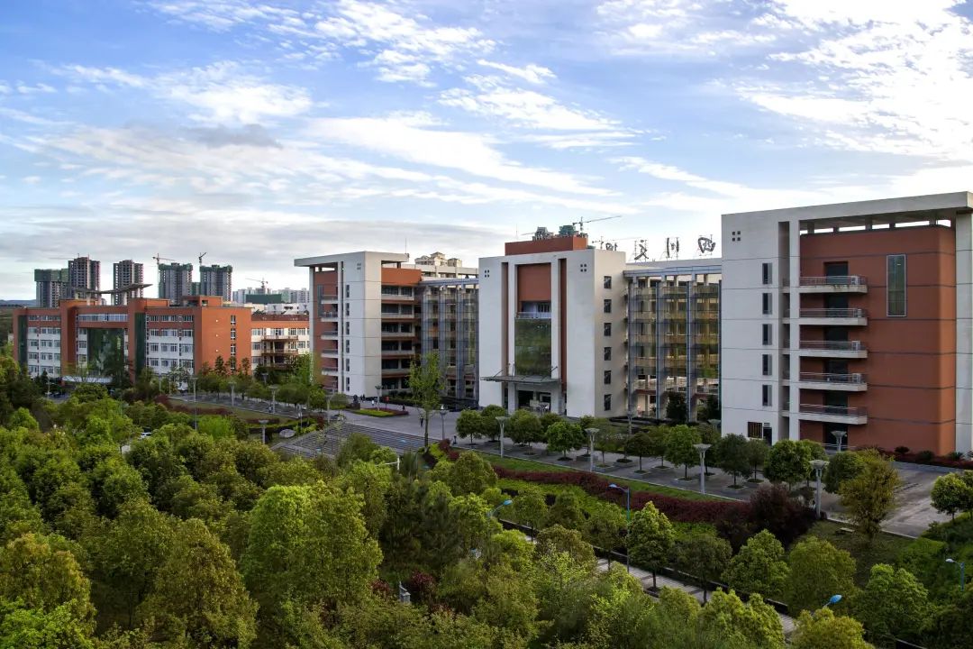 四川文理学院为什么不叫大学,四川文理学院现在是师范学校吗