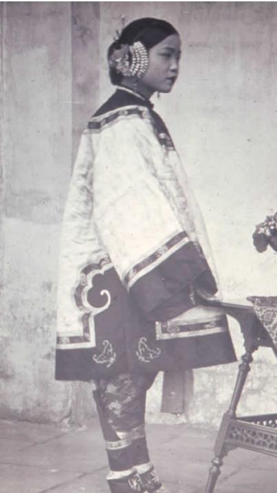 21张真实又罕见的老照片，阴毛假发工作者，我怀疑他用错地方了