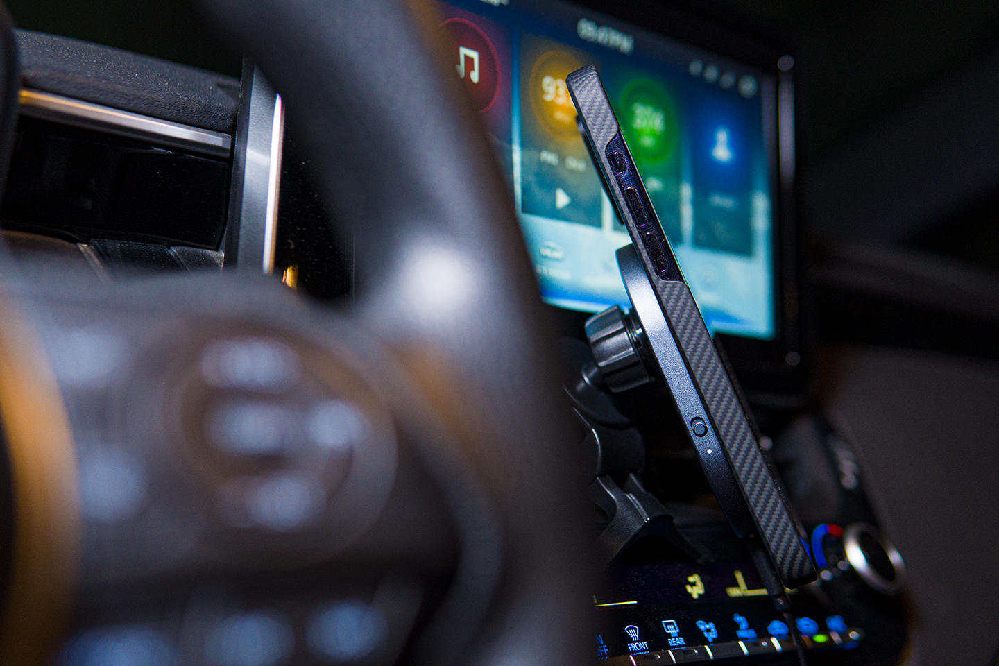 iphone14promax不用原装充电器头,iphone14promax还值得入手吗现在