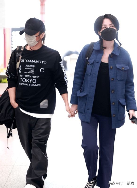 谢霆锋身高再惹争议，与王菲同框矮了一截，脚上厚底鞋抢镜