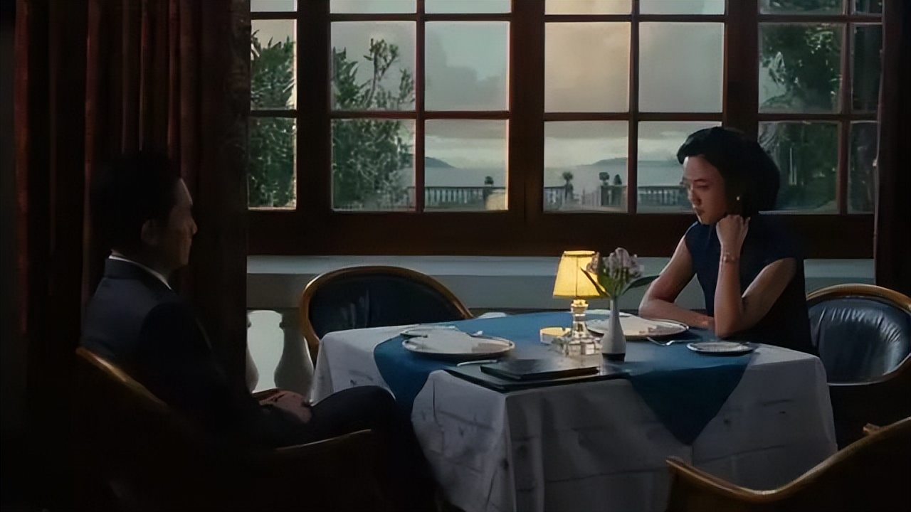 今天才明白《色，戒》最懂成年人的戏，不是在床上