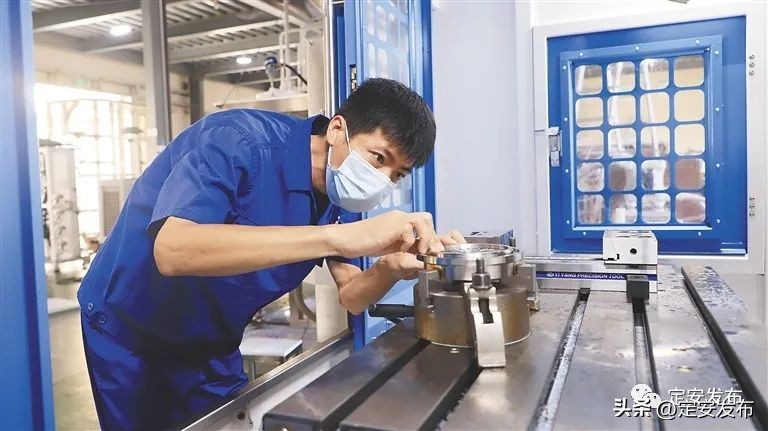 三十铸“塔”越“岭”而上