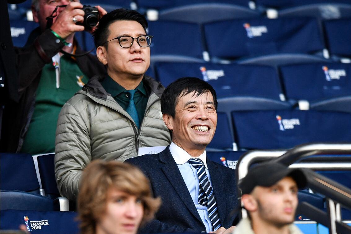 足协篮协同病相怜，瓜田李下套头事不断！姚明会步陈戌源后尘么？