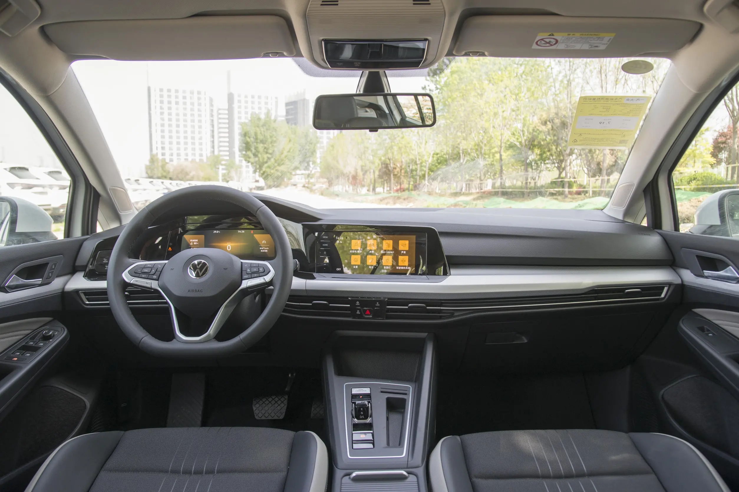 女生买什么车比较合适10万到15万,适合女生开的15万以内小型suv