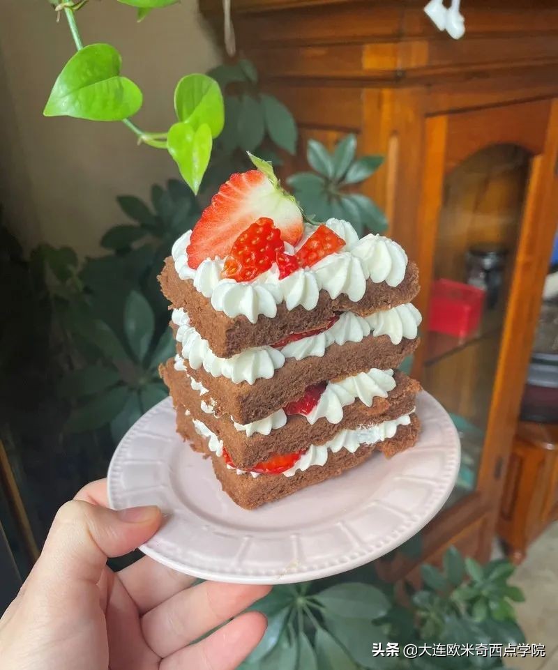 做巧克力蛋糕和草莓蛋糕,草莓巧克力熔岩蛋糕做法