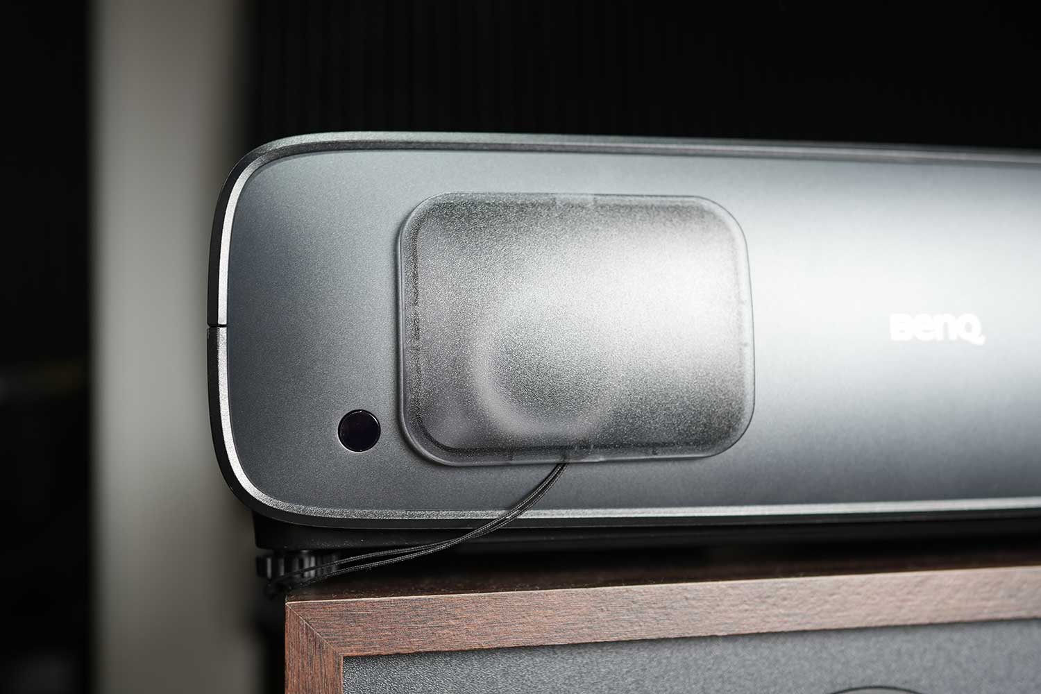 爱普生tz3000和明基4550,同价位投影仪和显示器