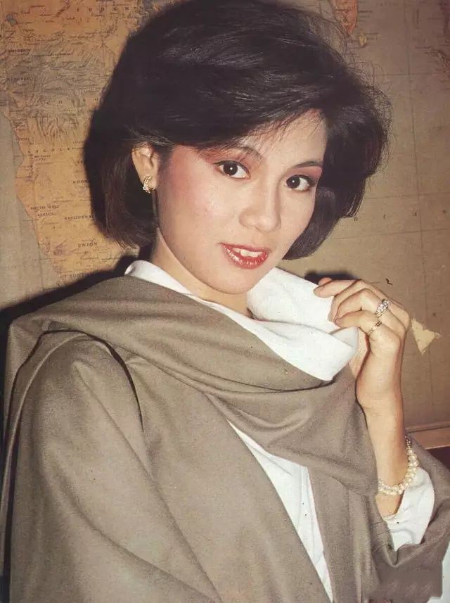 下巴短和后缩怎么变美,下巴后缩怎么矫正嘴尖