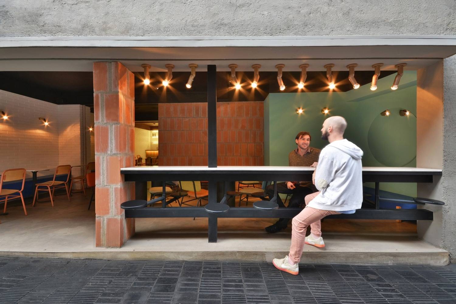 大型酒吧怎么设计,酒吧设计如何打造独特空间氛围感