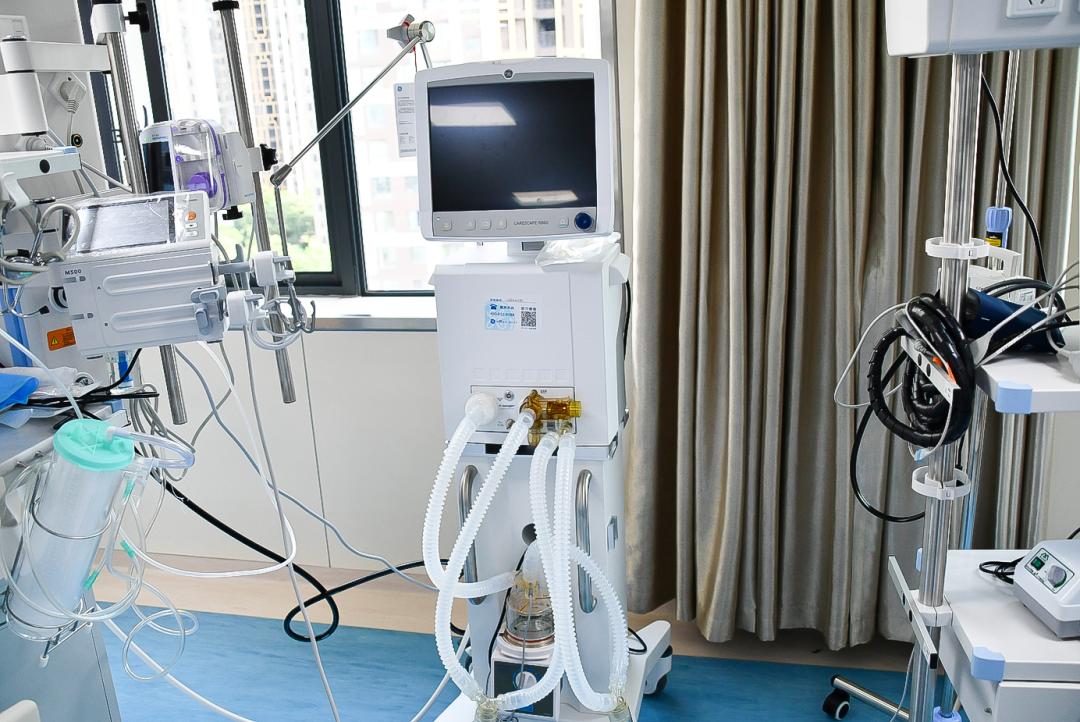 推开生死之门走进你不了解的ICU——访华安脑科医院重症医学科