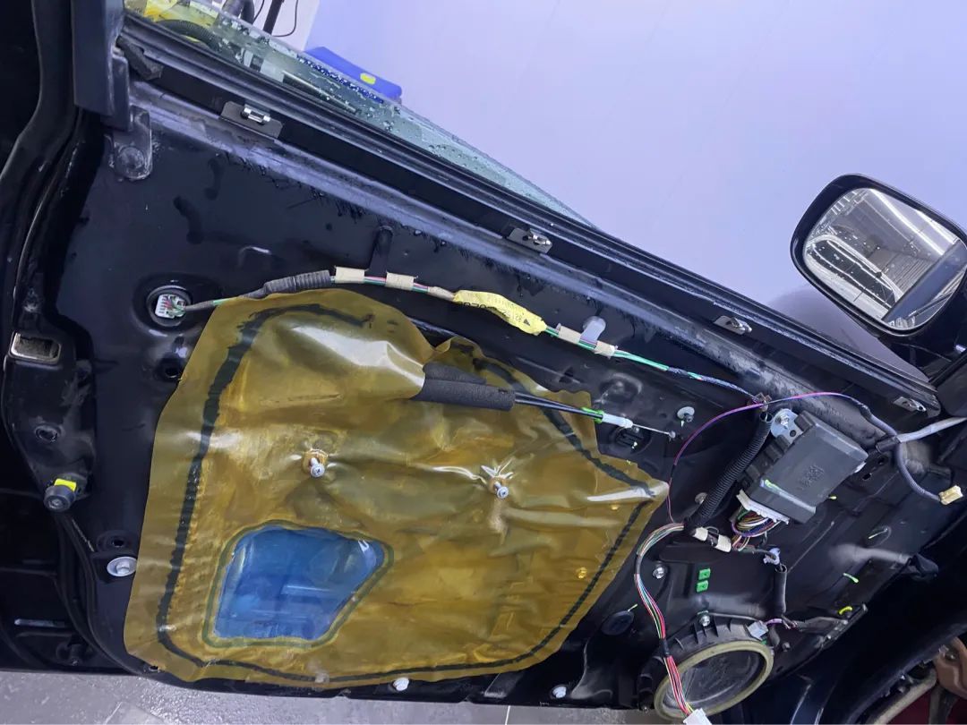 老皇冠全车翻新整备50000元,12代皇冠二手翻新要多少钱