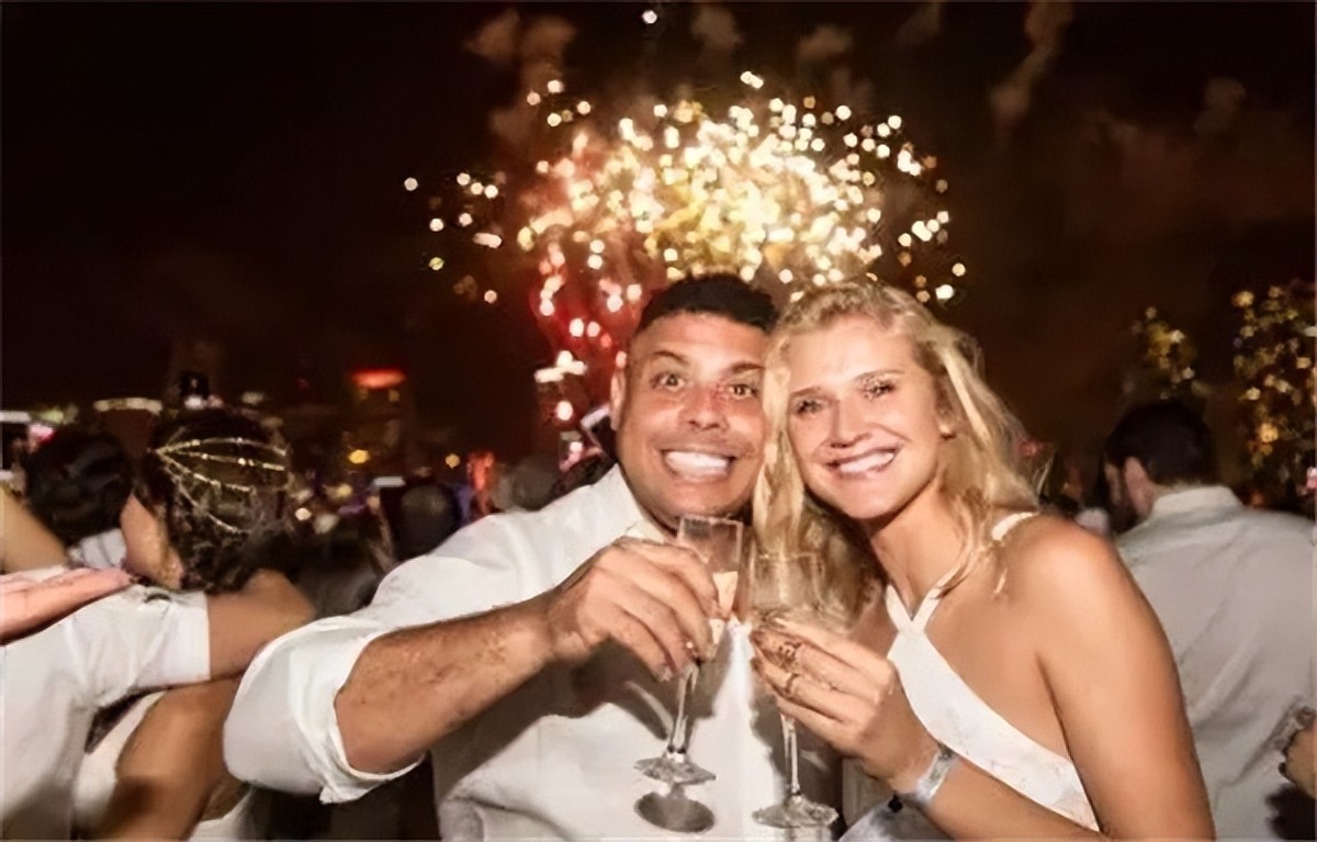 46岁罗纳尔多近况,罗纳尔多职业生涯加盟的俱乐部