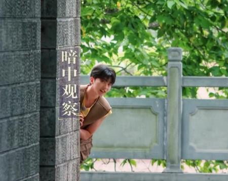 “贵公子”蔡徐坤：一枚胸针1000万，却惹上官司被冻结6400万资产