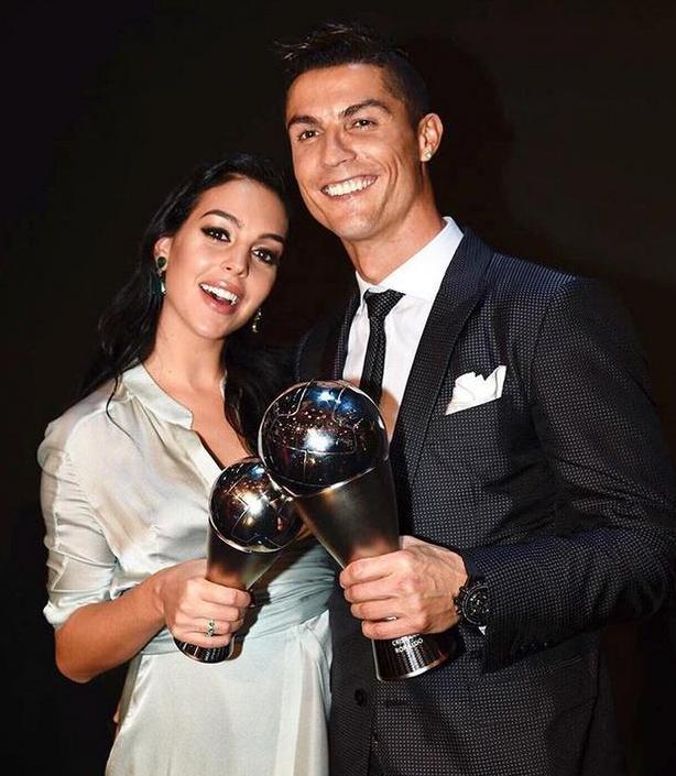 c罗伊莲娜乔治娜对比,c罗为何选择乔治娜而放弃伊莲娜