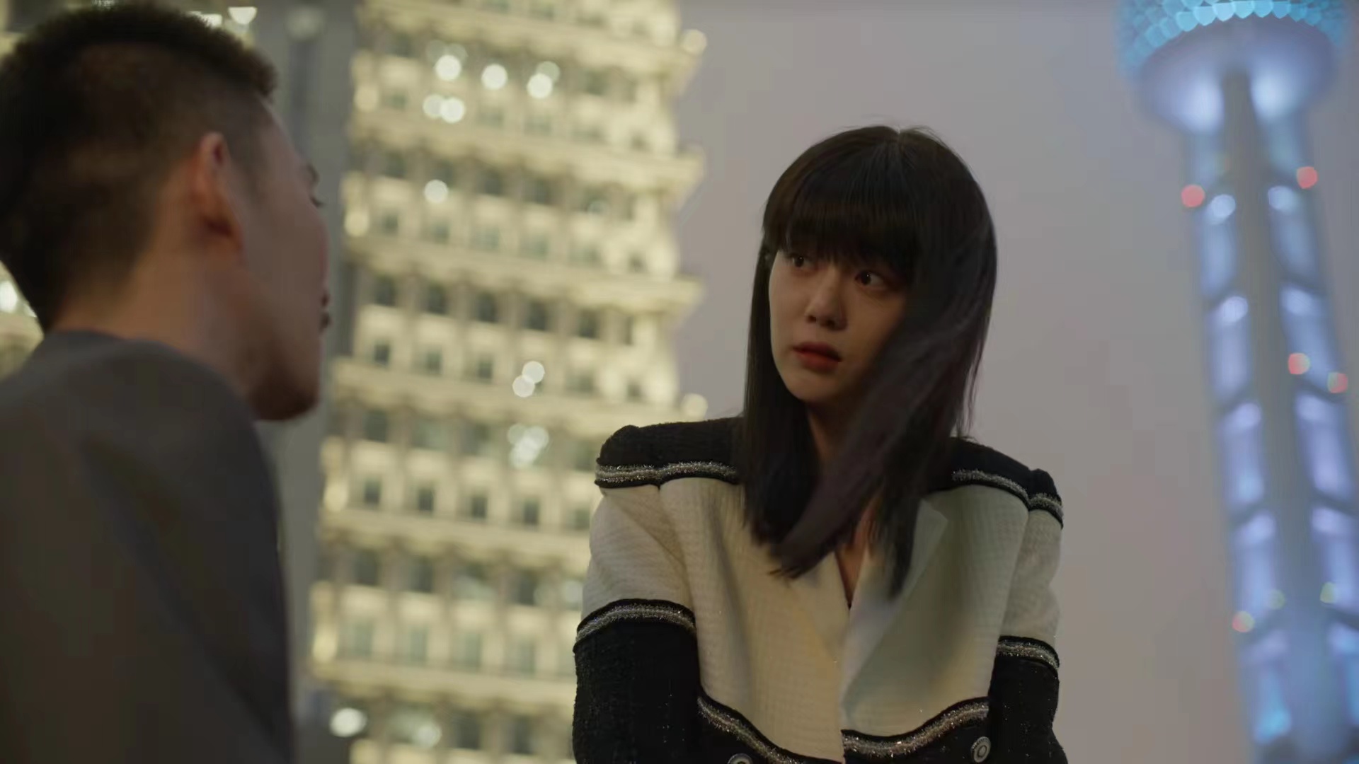 曾少年秦茜抱着一辉骨灰盒第几集,曾少年秦茜一辉重逢第几集