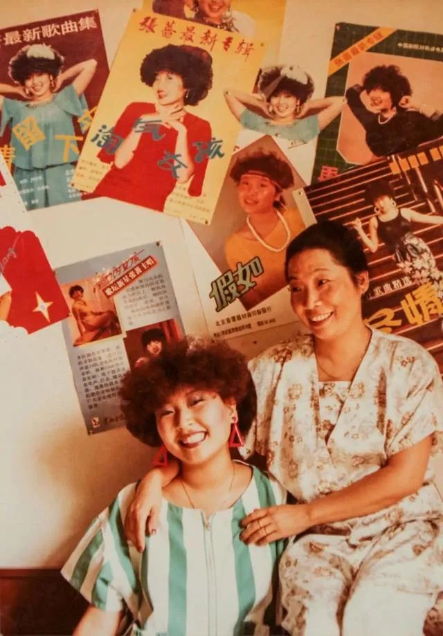 她19岁上《时代》周刊，20岁疑似被封杀，一张唱片值一个四合院？