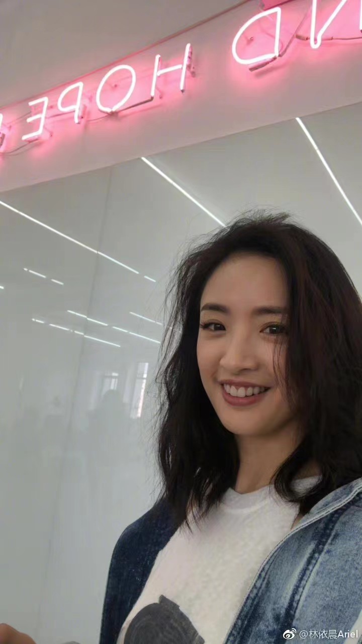 同样是包子脸，陈妍希看着喜庆，林依晨可爱，赵丽颖越看越好看？