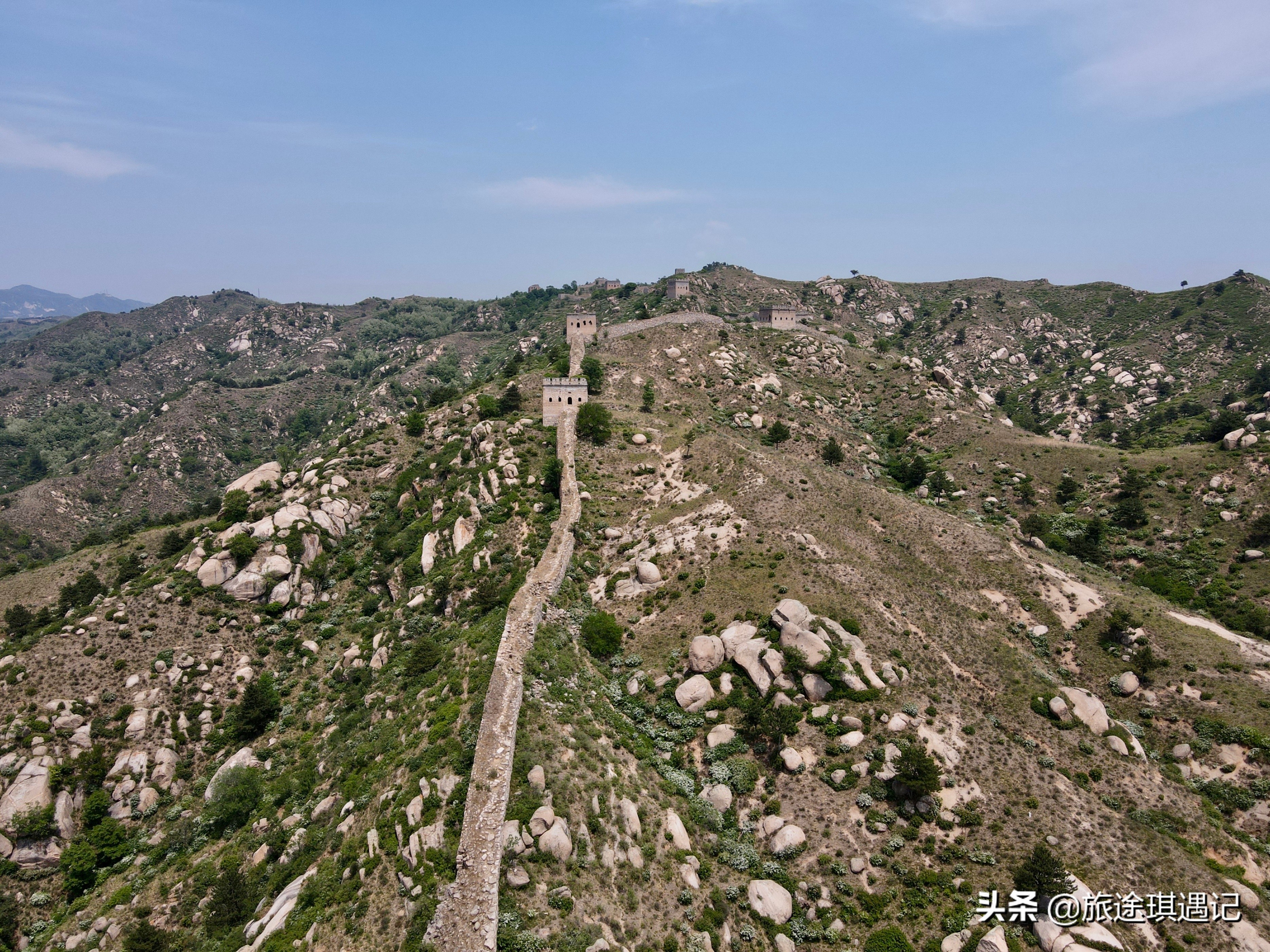 在保定也能感受边塞风情，十几个长城敌楼连成一片，让人大饱眼福