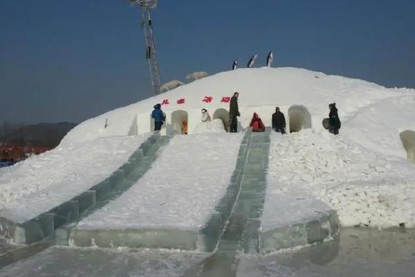 本溪东风湖滑雪场2020造雪情况,本溪东风湖冰雪大世界2021年视频