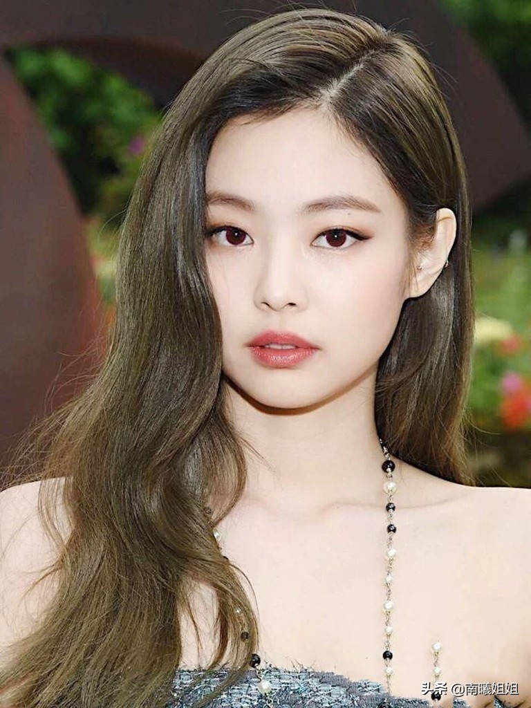 染发颜色推荐2020不用漂的葡萄红,发色推荐显白2019秋冬葡萄红