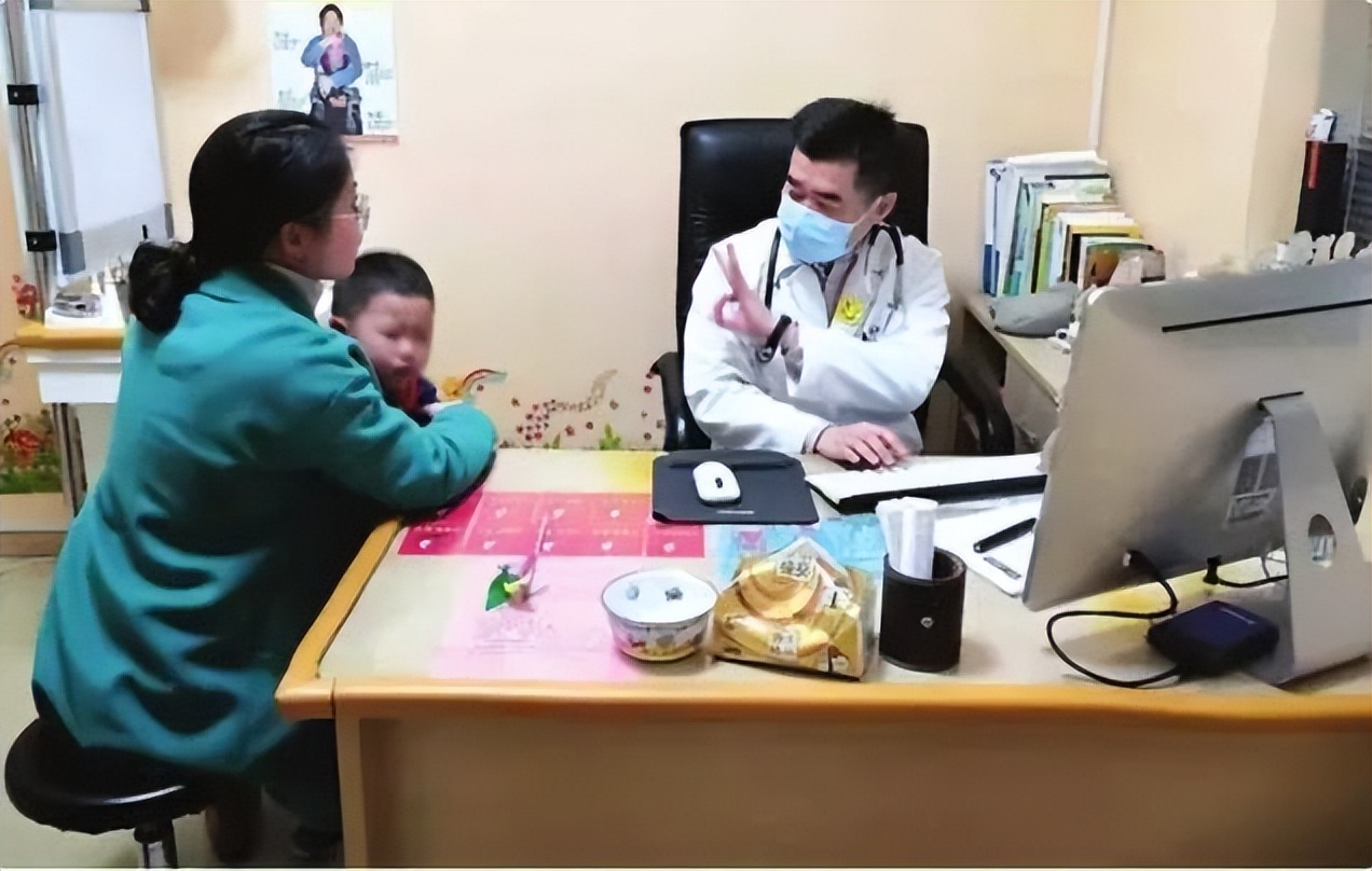 孩子睡觉老是踢被子说热怎么办,孩子睡觉热踢被子是什么情况