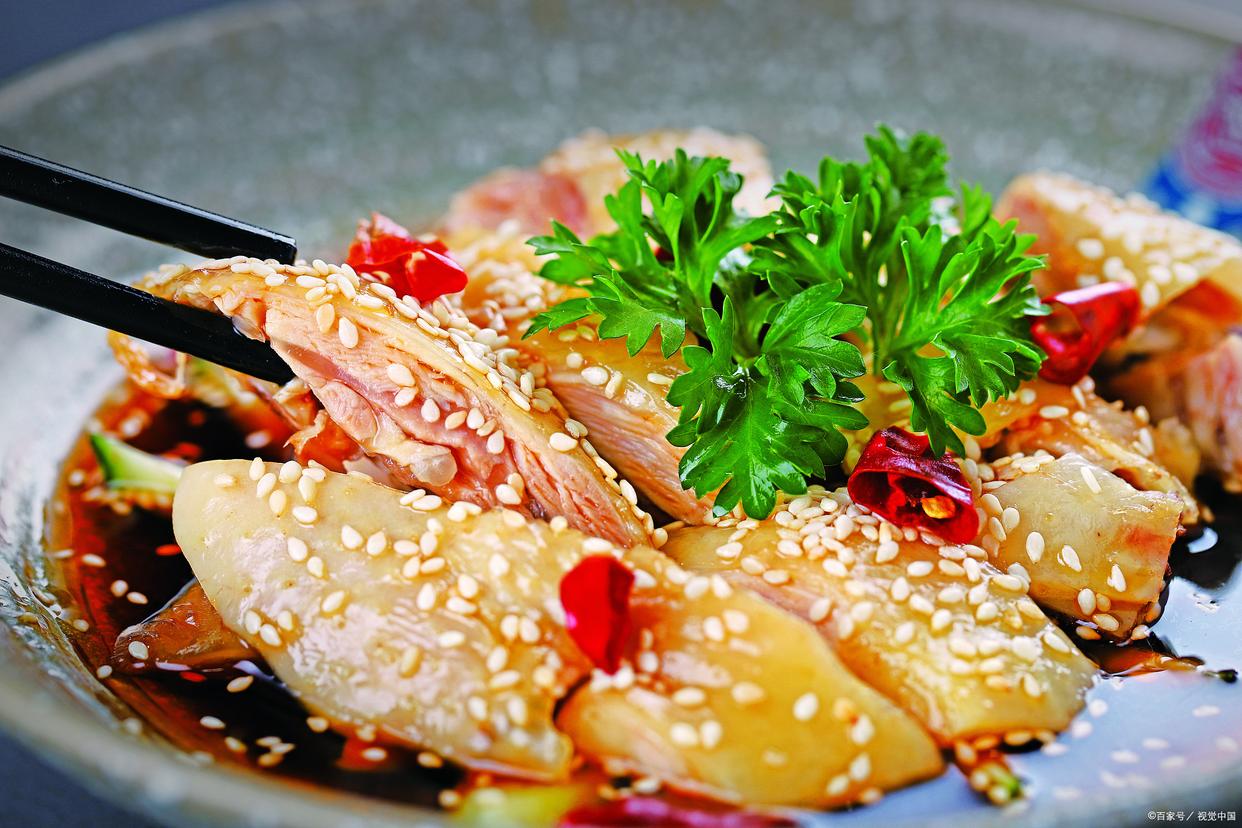 中国四大烧鸡，烧鸡中的“战斗机”，酥香软烂入味，你吃过几种？