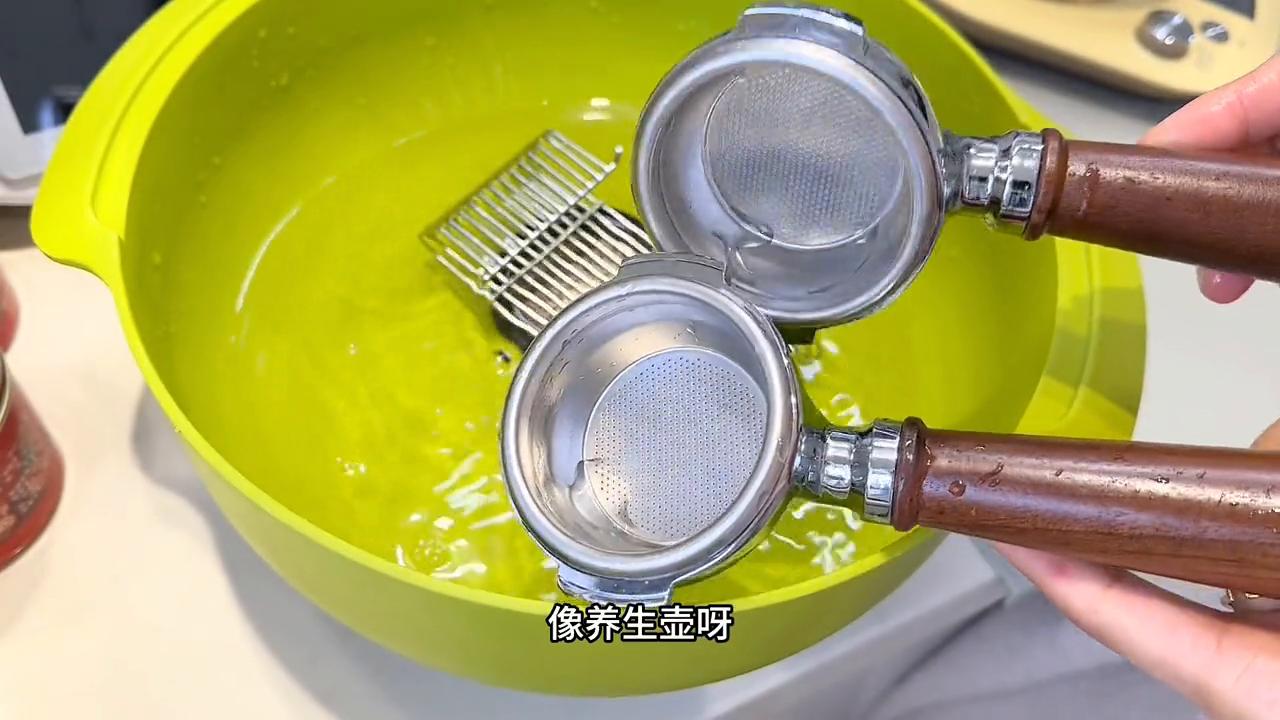 茶台烧水壶怎么清理水垢,怎样去除养生壶的茶渍水垢