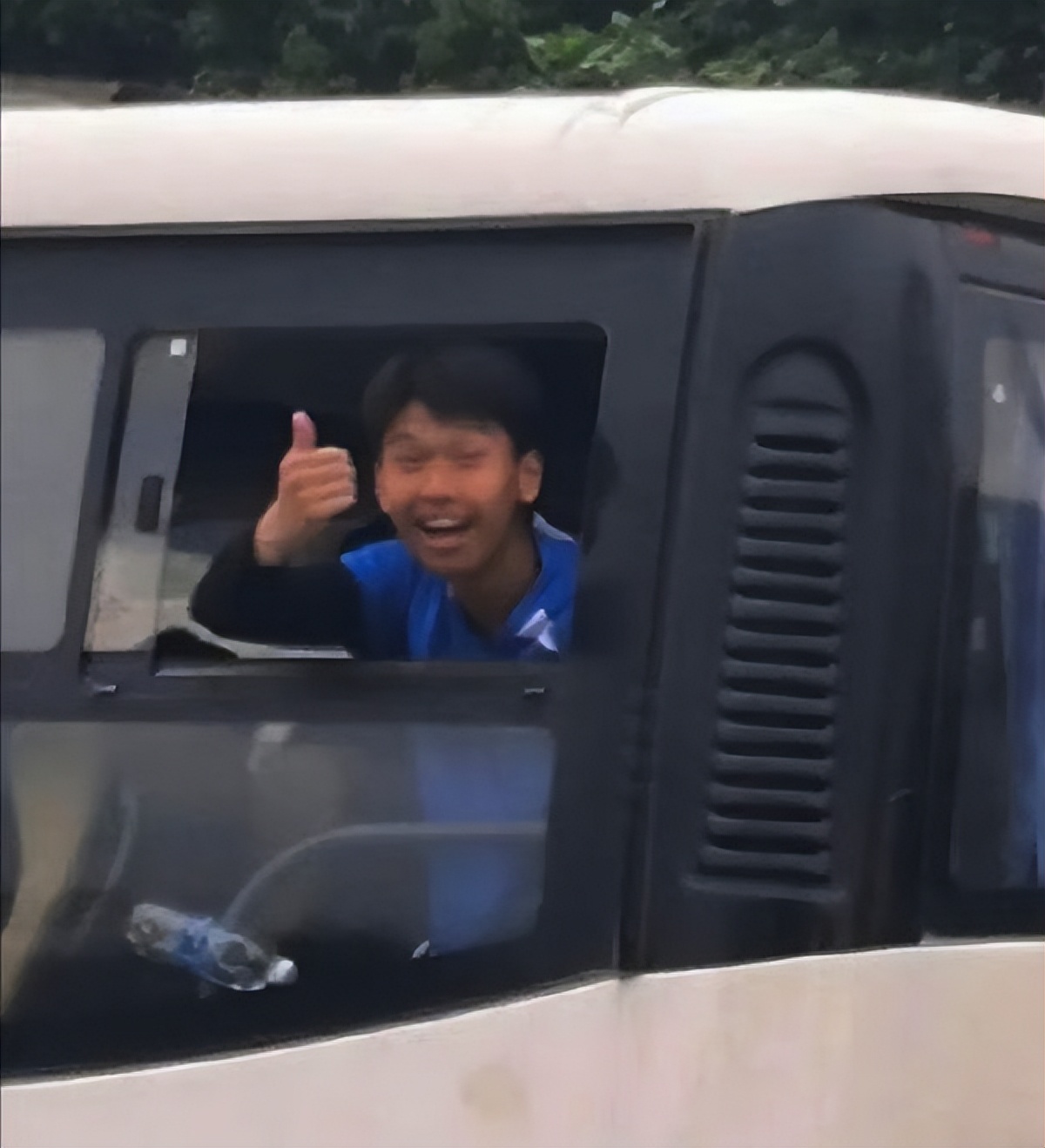 成体与川大球员发生冲突后续,成体和川大球员发生冲突后续