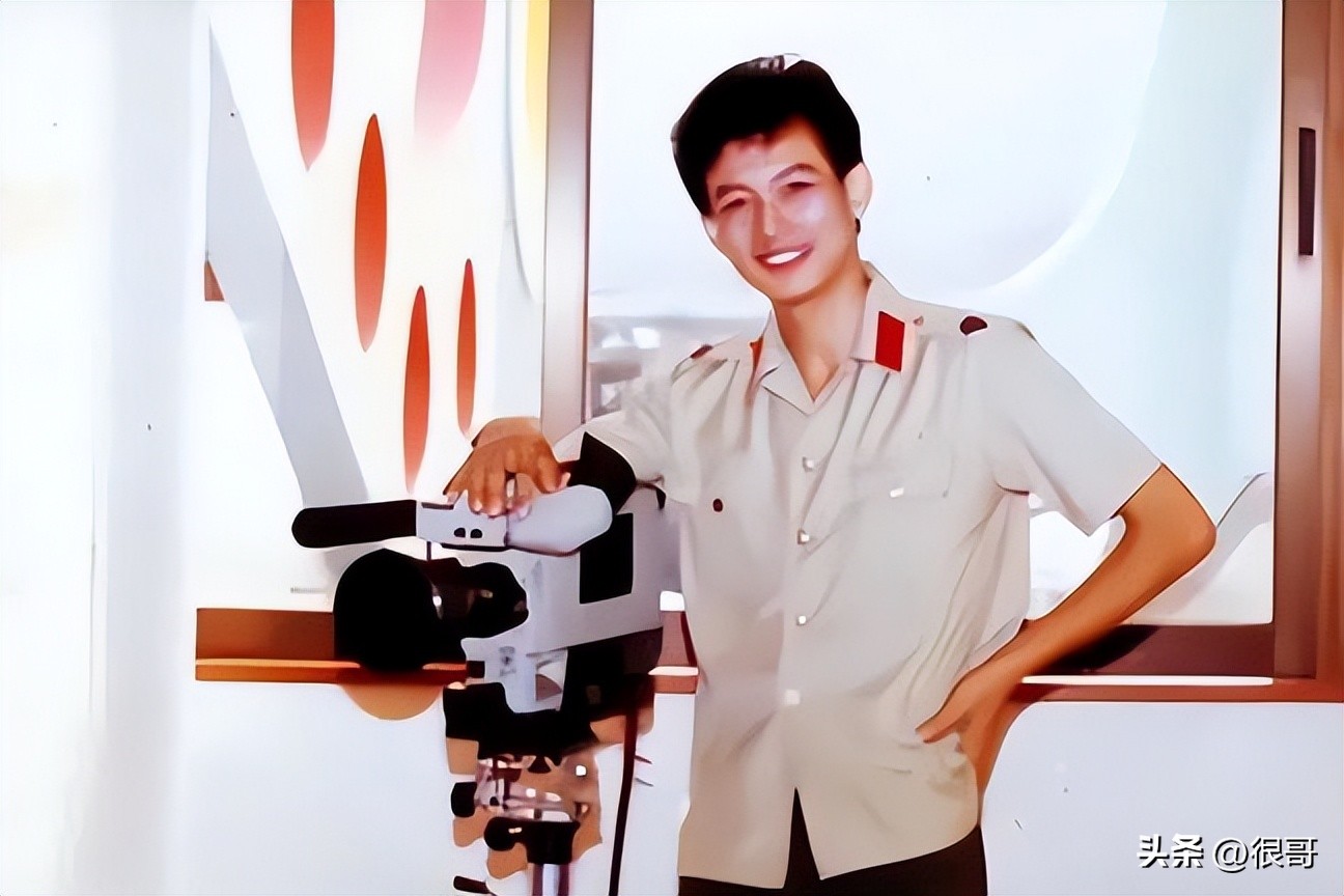 第二次拥抱记者,第二次拥抱齐涛身份