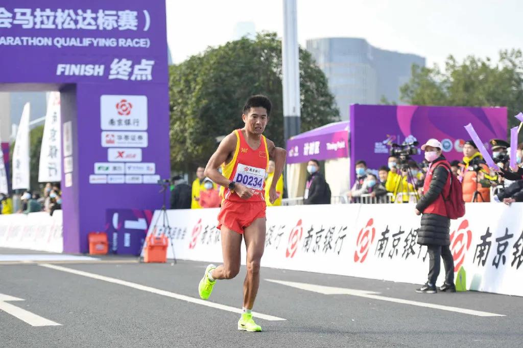 5000米世界纪录12分35秒录像,13岁男子1000米4分40秒