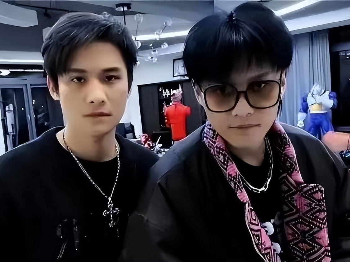 疯狂小杨哥到别的直播间带货,小杨哥tiktok跨境电商