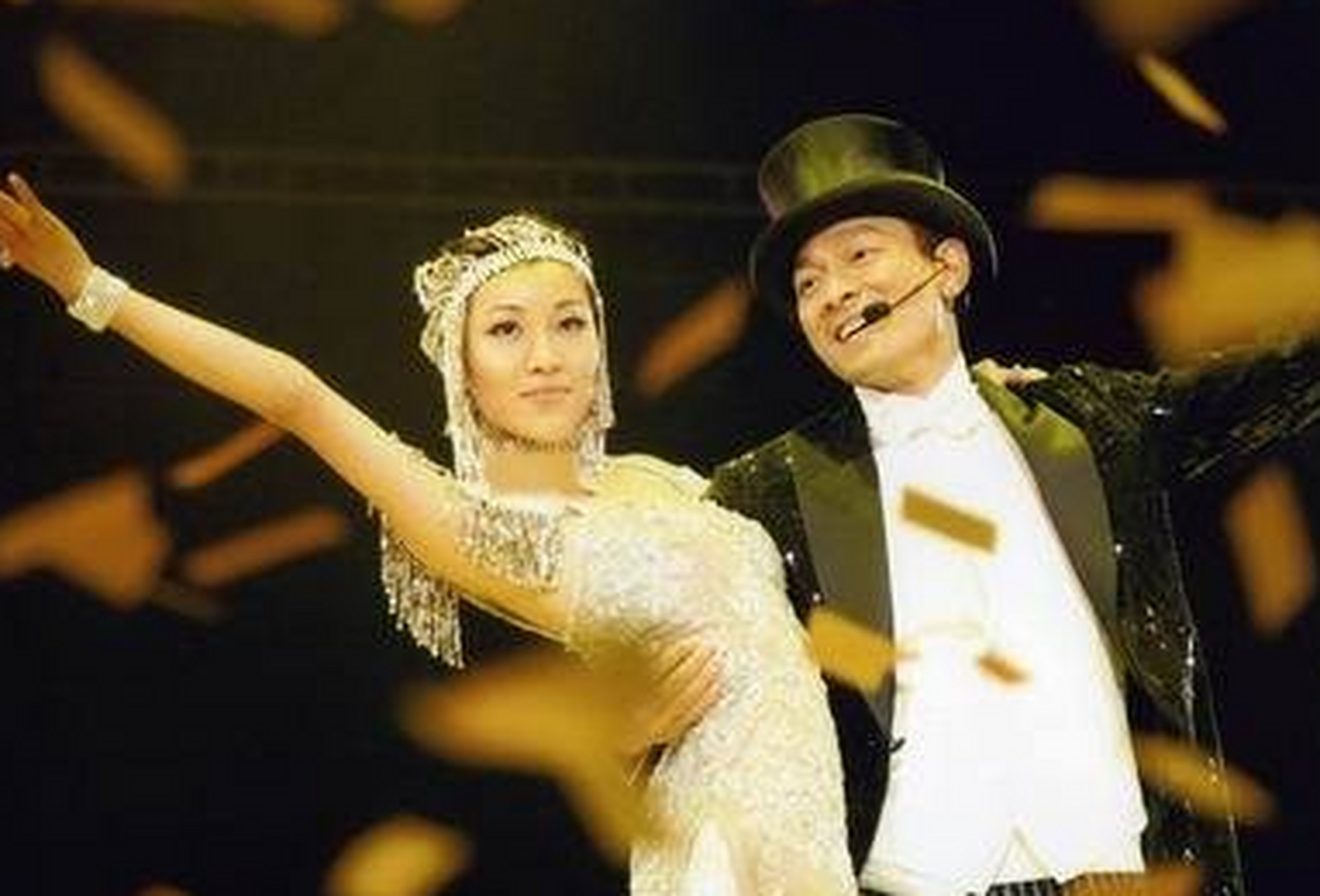 刘德华27岁的电影视频,刘德华几岁向吴倩莲求过婚