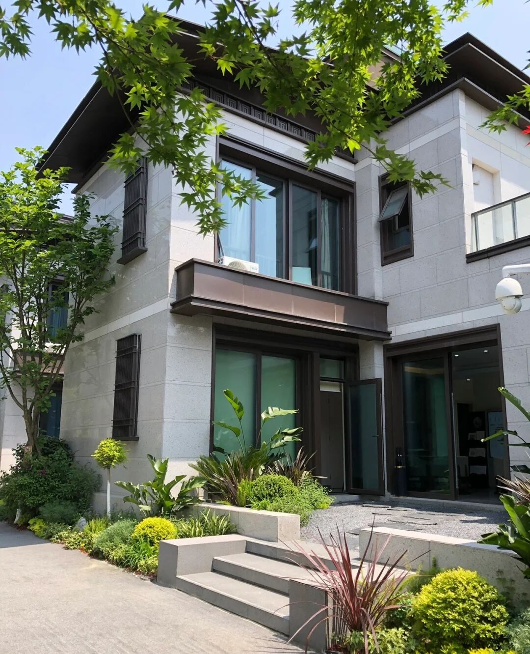 联排别墅和独栋的优劣势,市区联排别墅前景