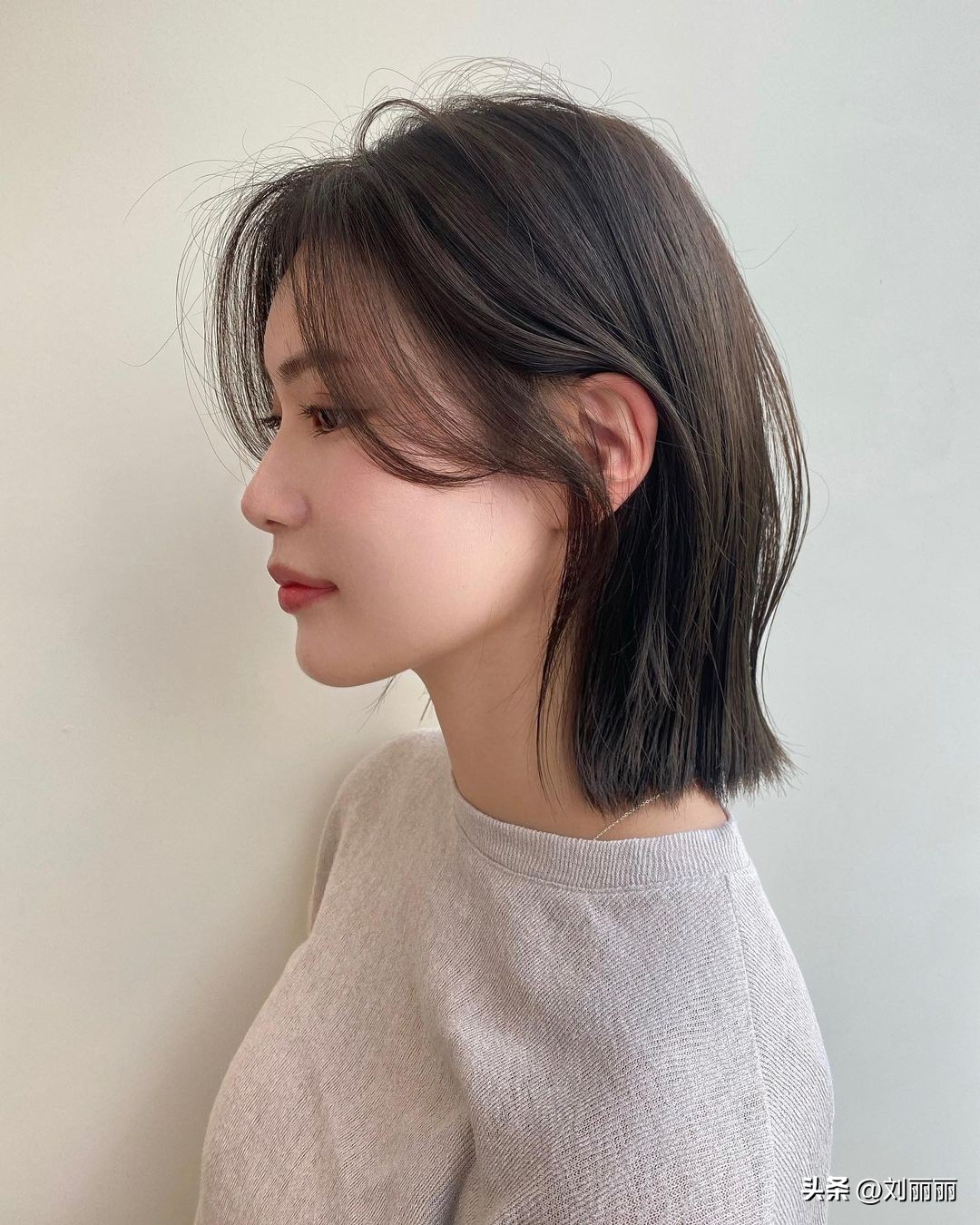 圆形女生什么发型能让五官立体,不太立体的圆脸女生适合什么发型