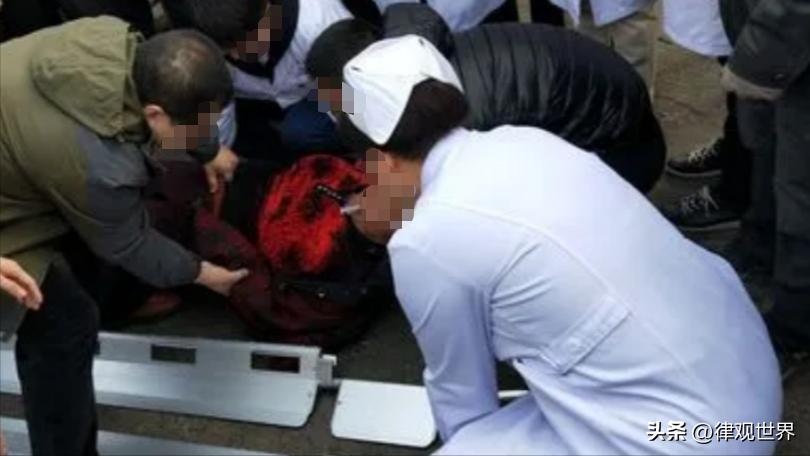 两男子讲笑话邻居笑死,讲笑话把邻居笑死了