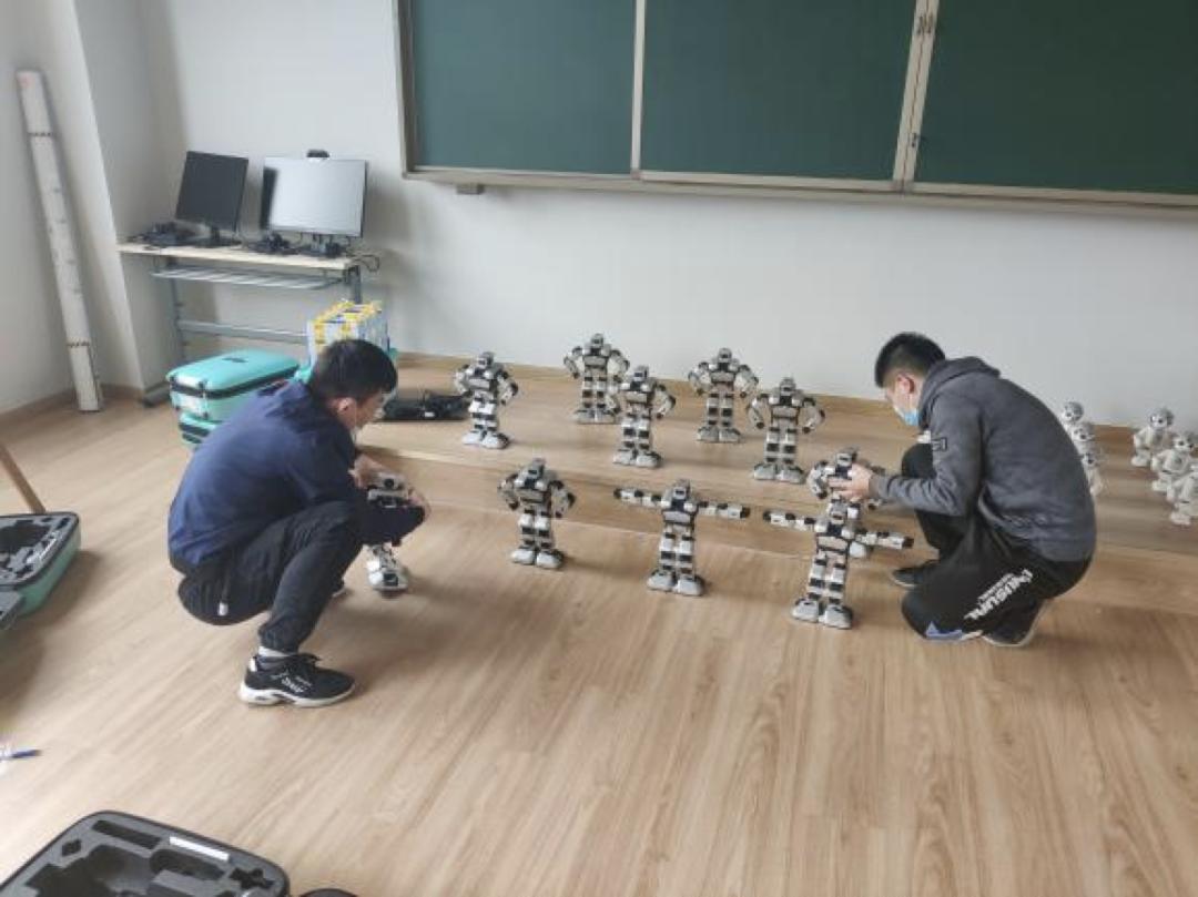 校园变身“科技王国”，激活师生的科技DNA