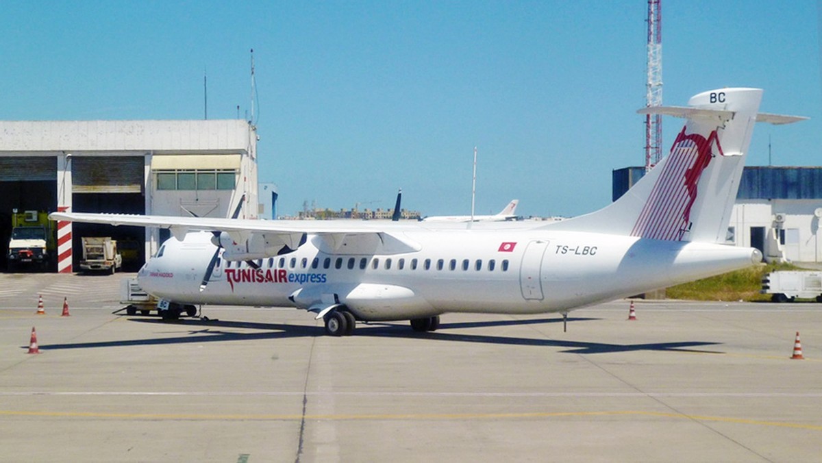 飞机飞到一半没油了怎么办,飞机在空中没有动力了怎么办