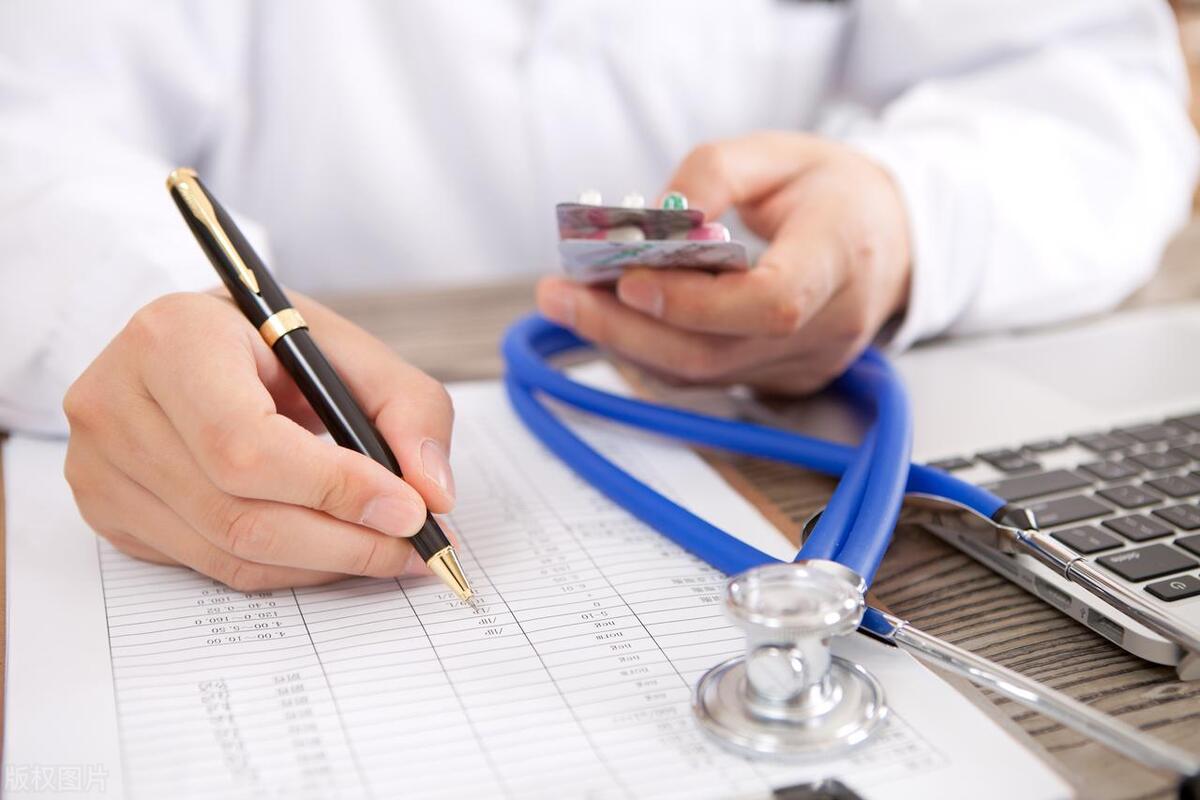 20多岁有几根白头发是什么原因,2岁宝宝有几根白头发是怎么回事