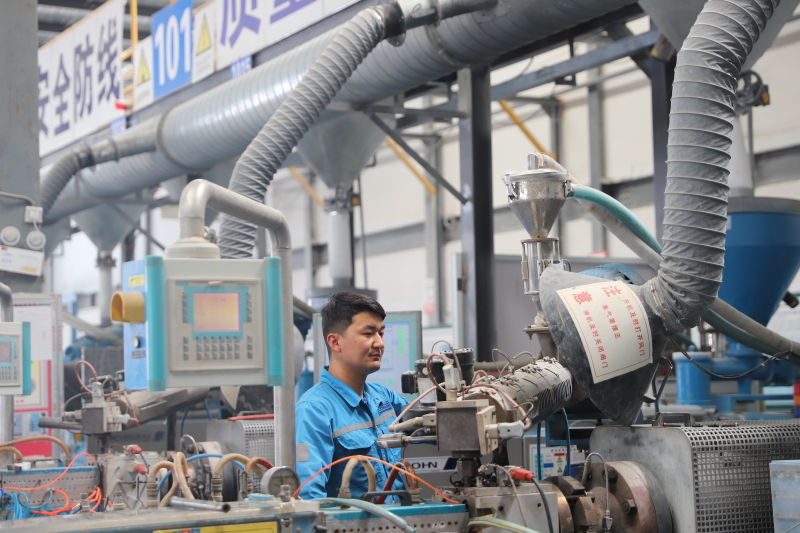 *疆新**和田：聚焦高质量发展·企业篇|海螺型材：助力皮山经济社会高质量发展