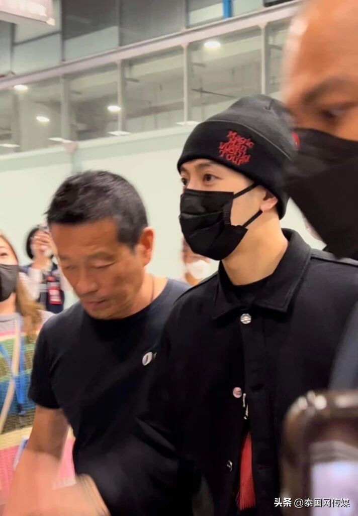 泰国明星现场追星王嘉尔名场面,王嘉尔曼谷开场秀去了哪些明星