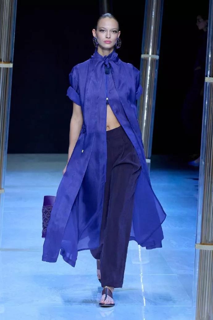 Armani阿玛尼2023春夏女装星光熠熠，优雅之姿态