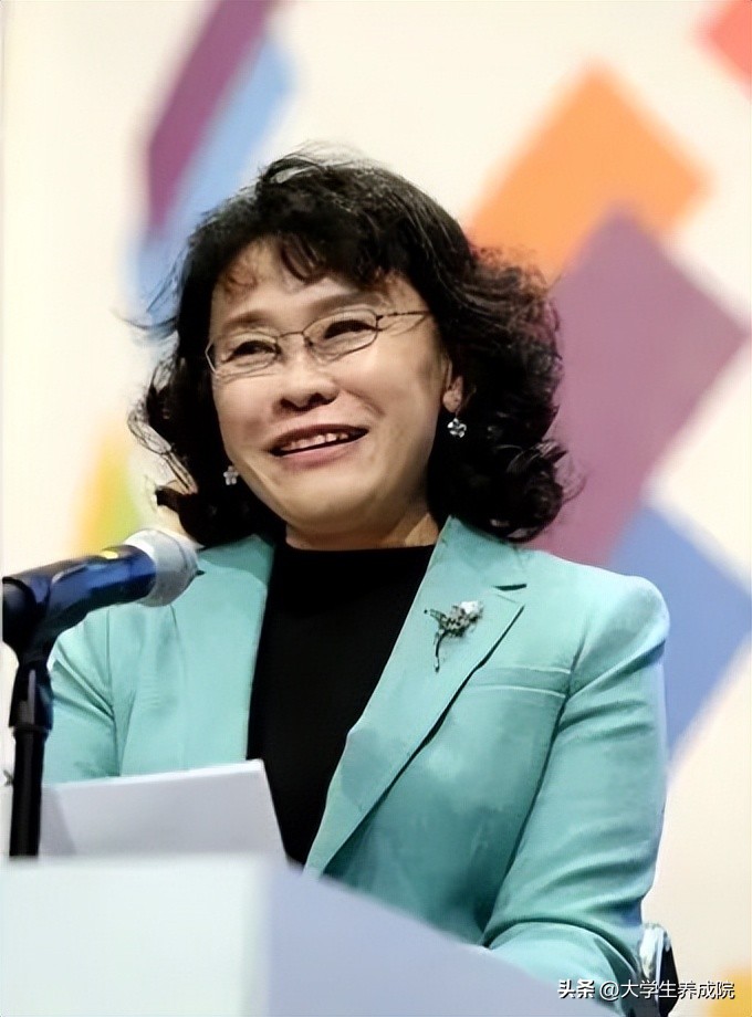 张海迪：这世界对我愈残忍，我愈爱这世界